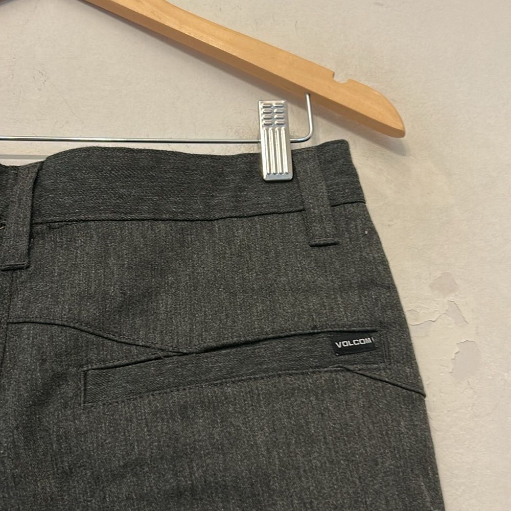 Volcom Dark gray Flat Front Shorts Casual Style Size 30 New - Picture 5 of 11